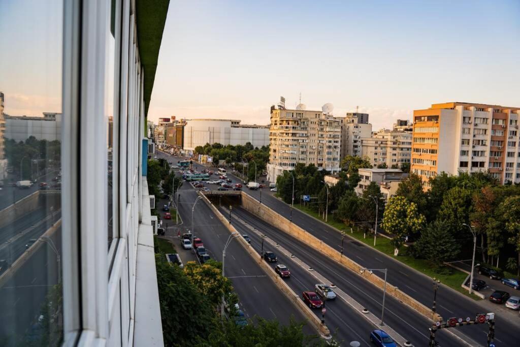 Modern 1 Bedroom Apartment In Bucharest Center! Bagian luar foto