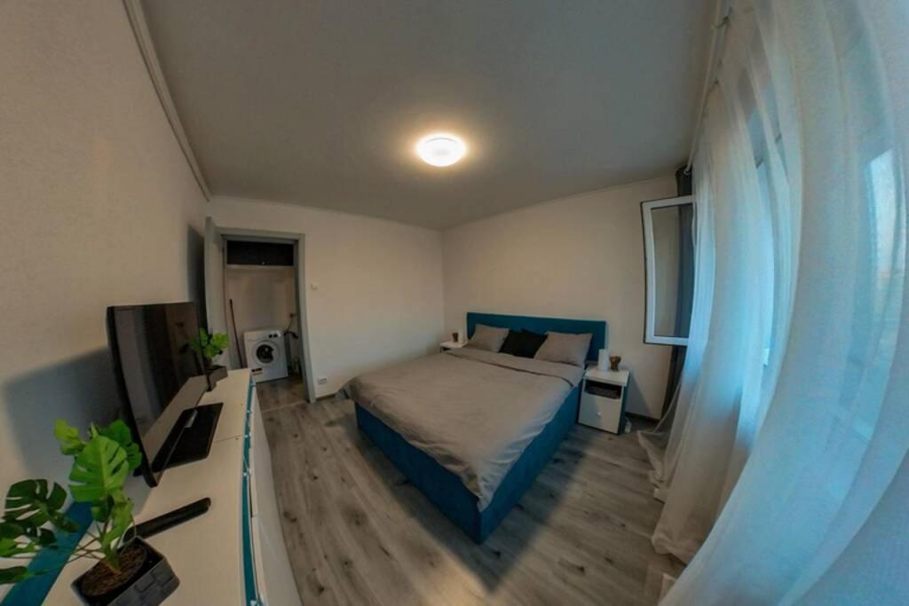 Modern 1 Bedroom Apartment In Bucharest Center! Bagian luar foto