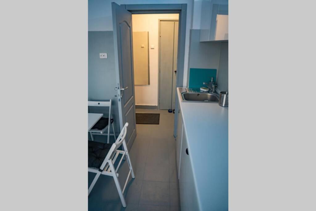 Modern 1 Bedroom Apartment In Bucharest Center! Bagian luar foto