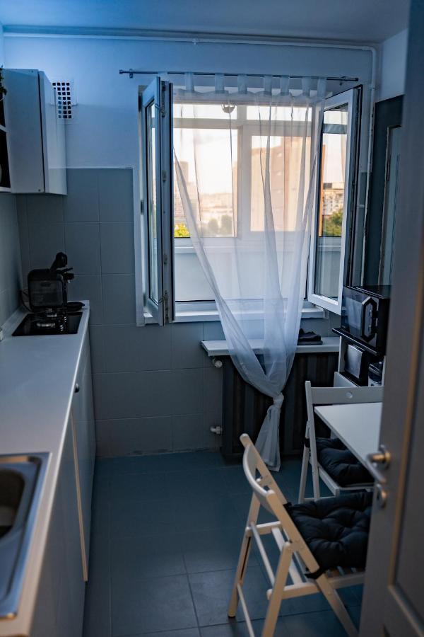 Modern 1 Bedroom Apartment In Bucharest Center! Bagian luar foto